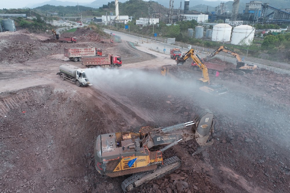 不停工、不斷檔，假期建設(shè)忙！